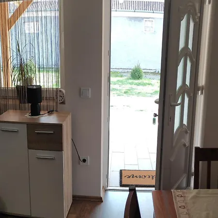 Lejlighed Kamilla Apartmanhaz Olyanmintotthoncsakmegjobb