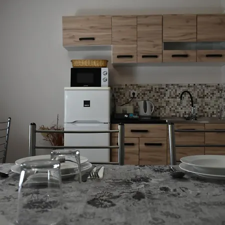 Kamilla Apartmanhaz Olyanmintotthoncsakmegjobb *