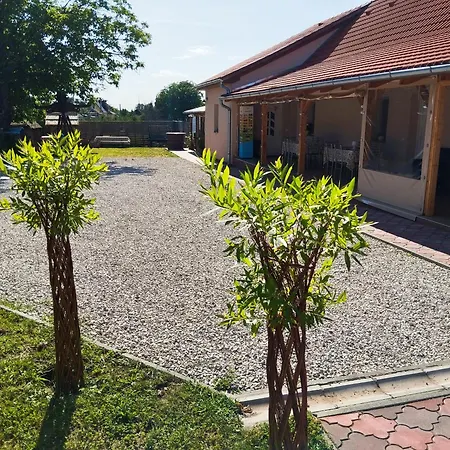 Kamilla Apartmanhaz Olyanmintotthoncsakmegjobb Lejlighed Somogyudvarhely